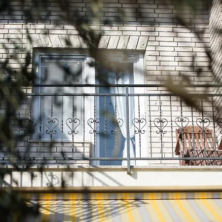 Villa Claudia Lemon Appartment Premantura Exterior photo